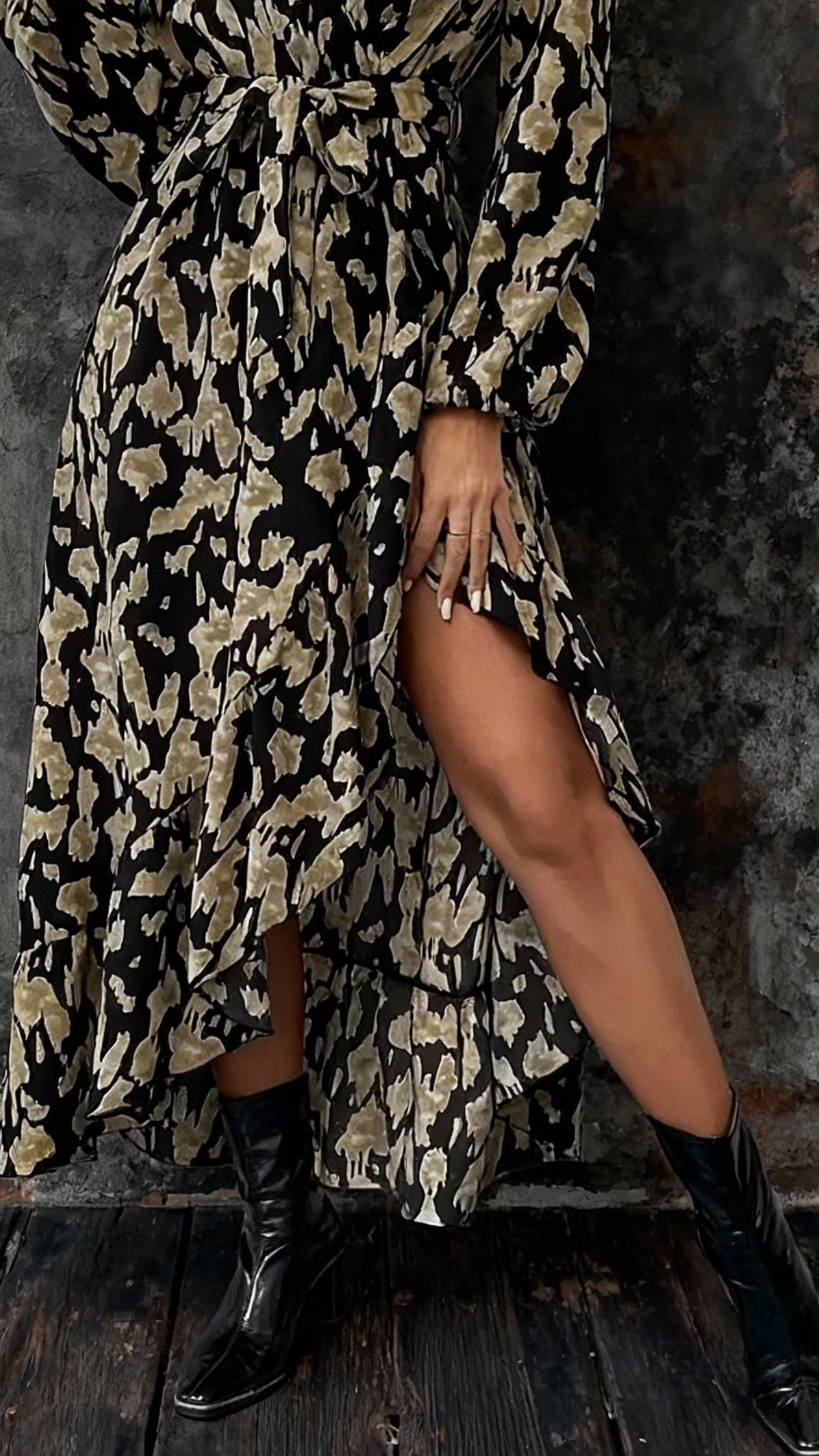 FLORA | Long printed dress with balloon sleeves, ruffled hem, and belt