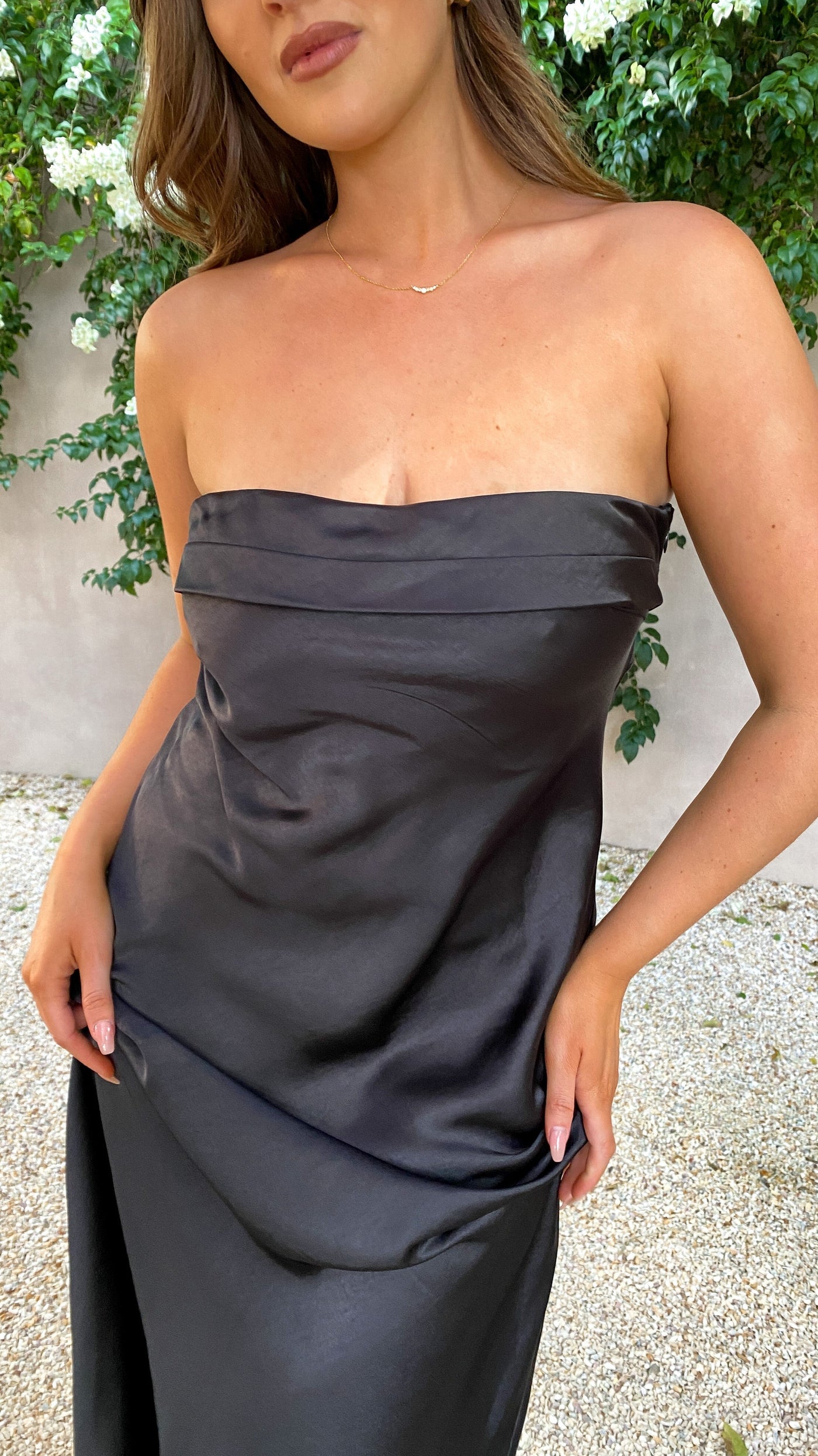Thesa - Sleeveless Satin Dress
