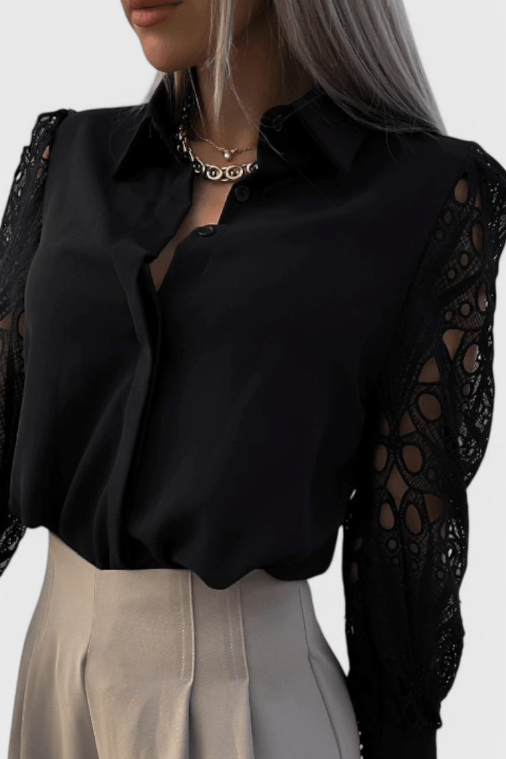 Tabitha Chic Blouse with Relaxed Fit