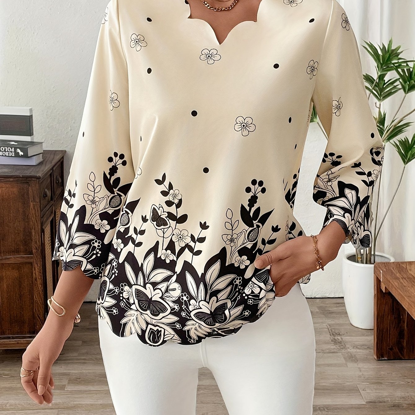 Énora | Chemise Brodée à Col V